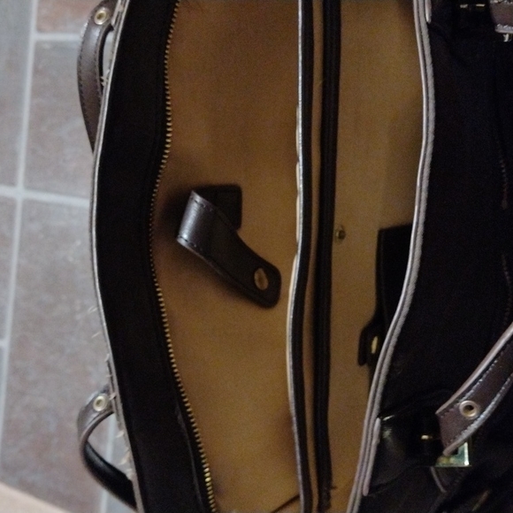 Tutilo large multi pocket tote with secure tablet of small labtop slot. - Picture 7 of 11